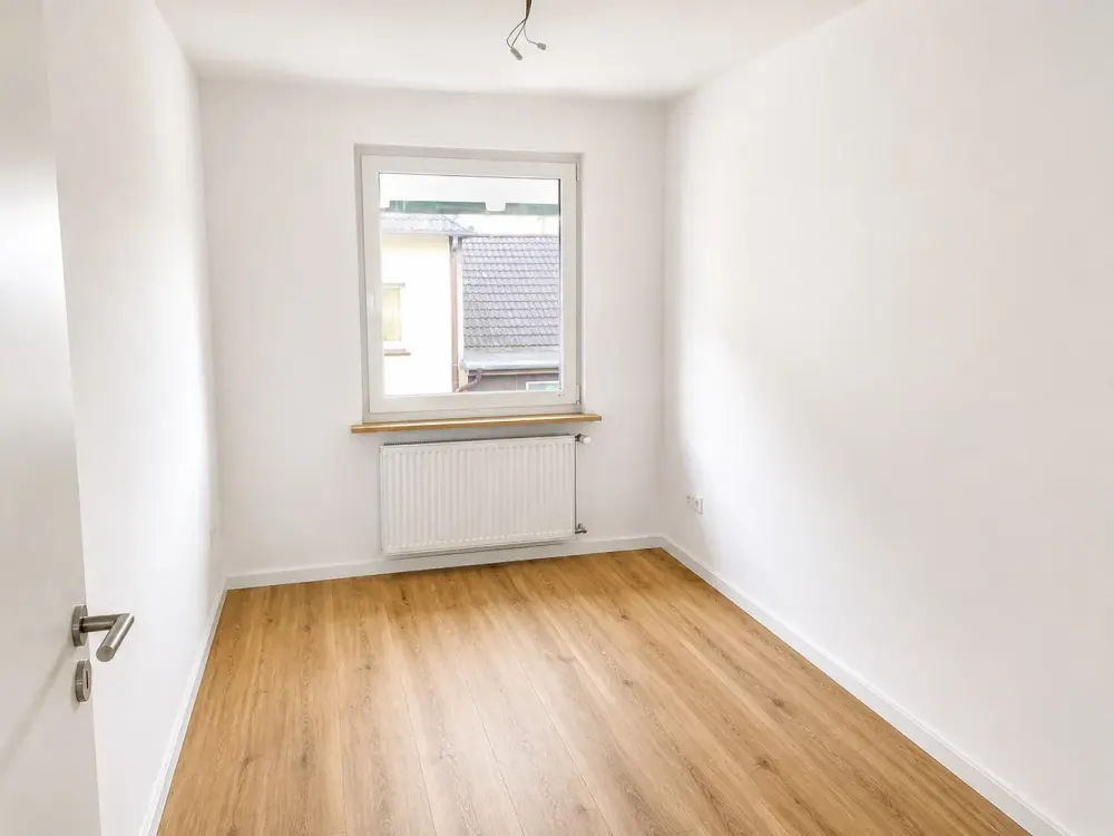 Central Living in the Gerichtsviertel, Attractive 3-Room Apartment with Balcony