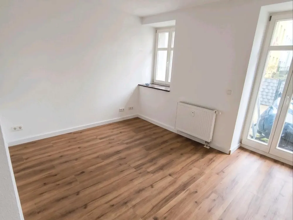 Bright 2-Room Old Building Apartment in Leipzig Lindenau