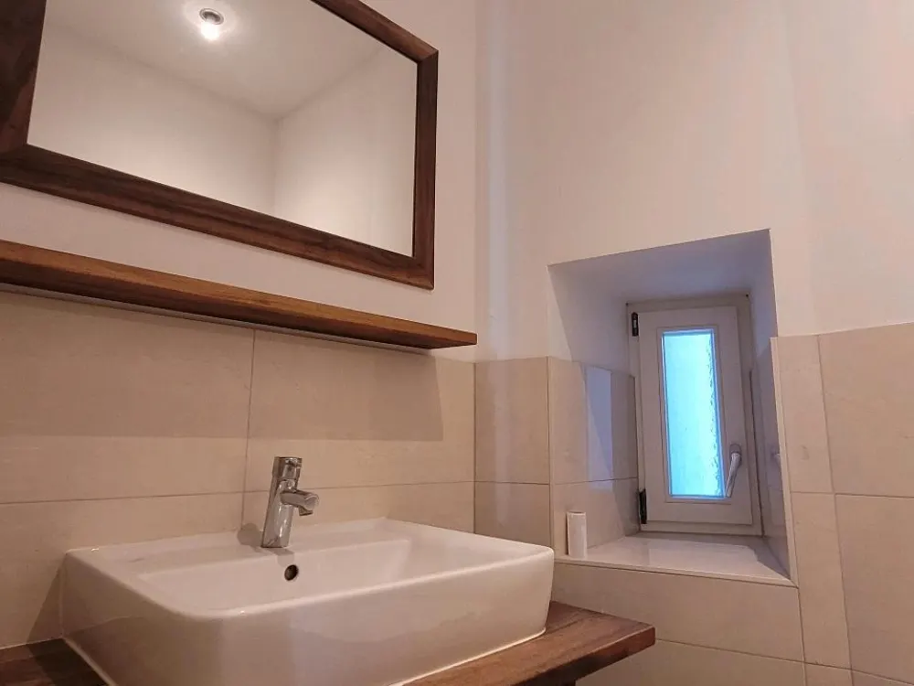 Bright 2-Room Old Building Apartment in Leipzig Lindenau