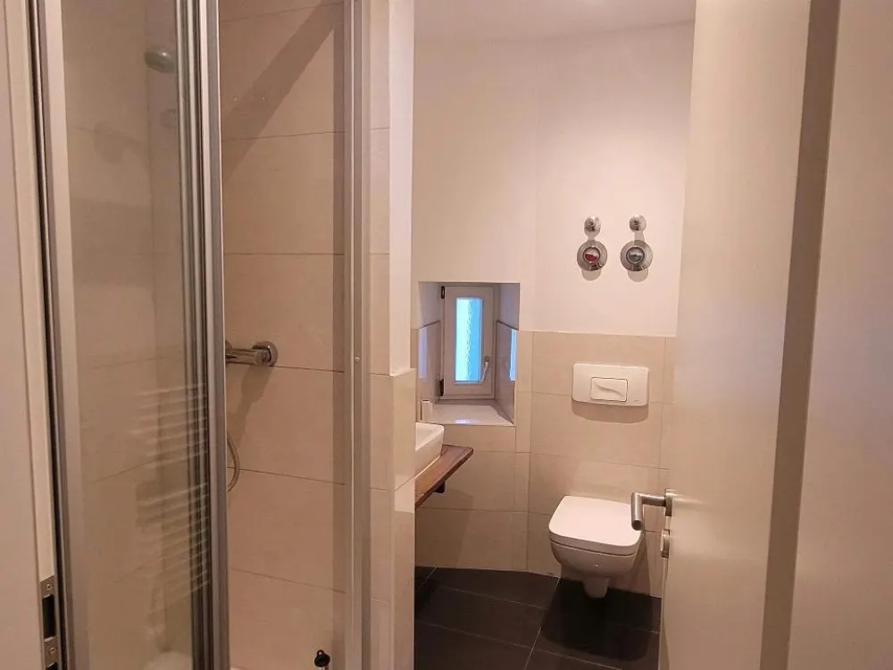 Bright 2-Room Old Building Apartment in Leipzig Lindenau