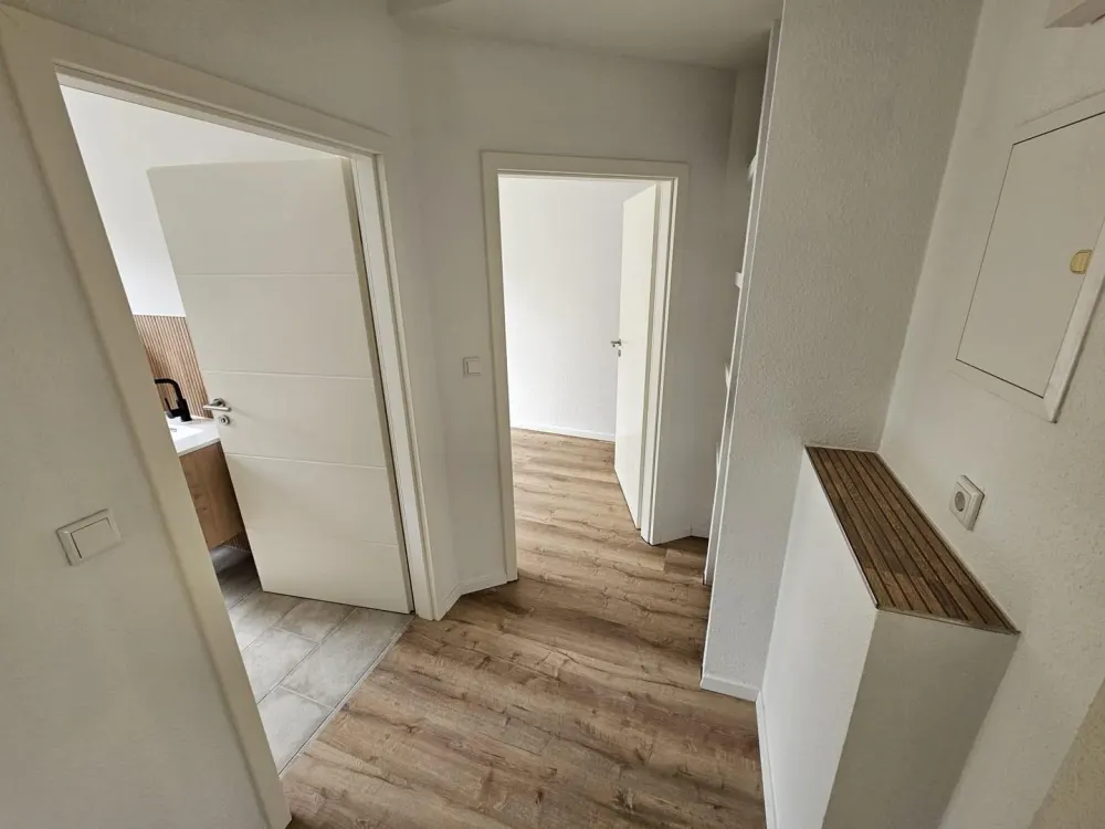 Stilvolle 2-Zimmer-Wohnung mit Regendusche, Badewanne & hochwertiger Ausstattung in Bernau