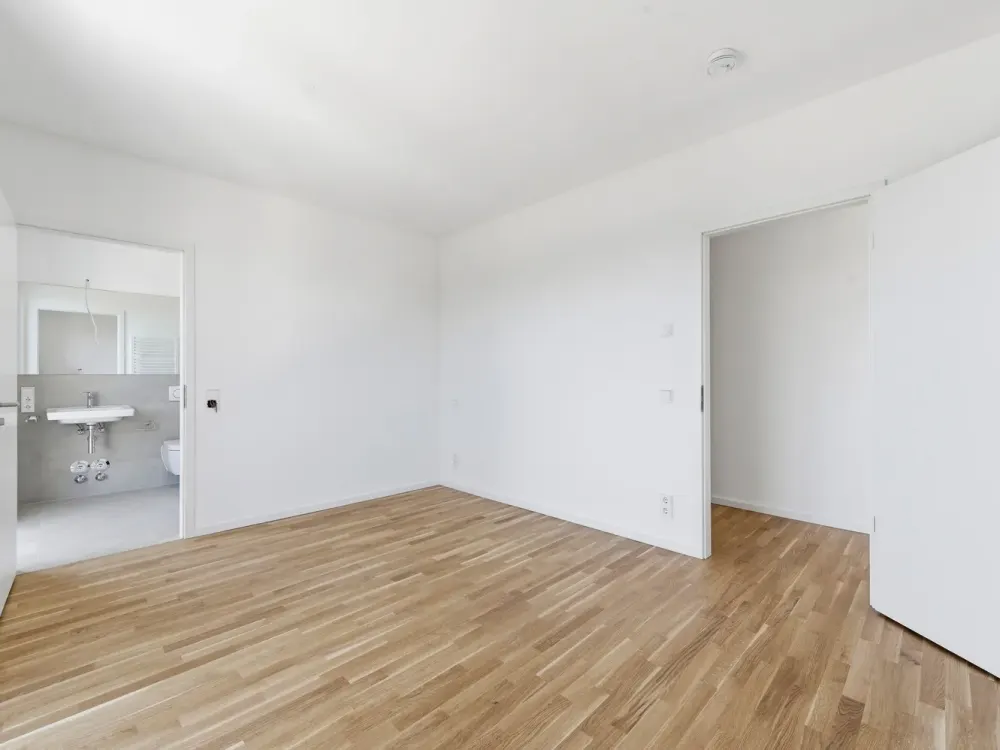 4-Room Apartment with Fitted Kitchen, Parking Space and High-Quality Features
