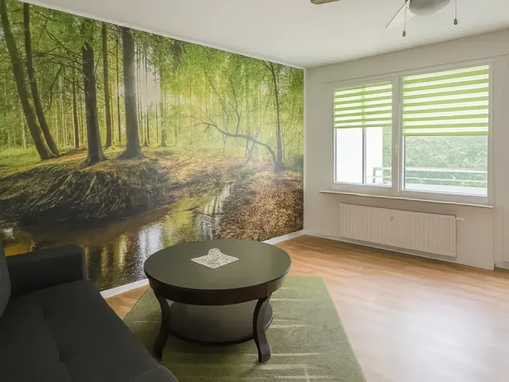 Helle 2-Zimmer-Wohnung im 1. OG mit Balkon. Ideal für Selbstsanierer!