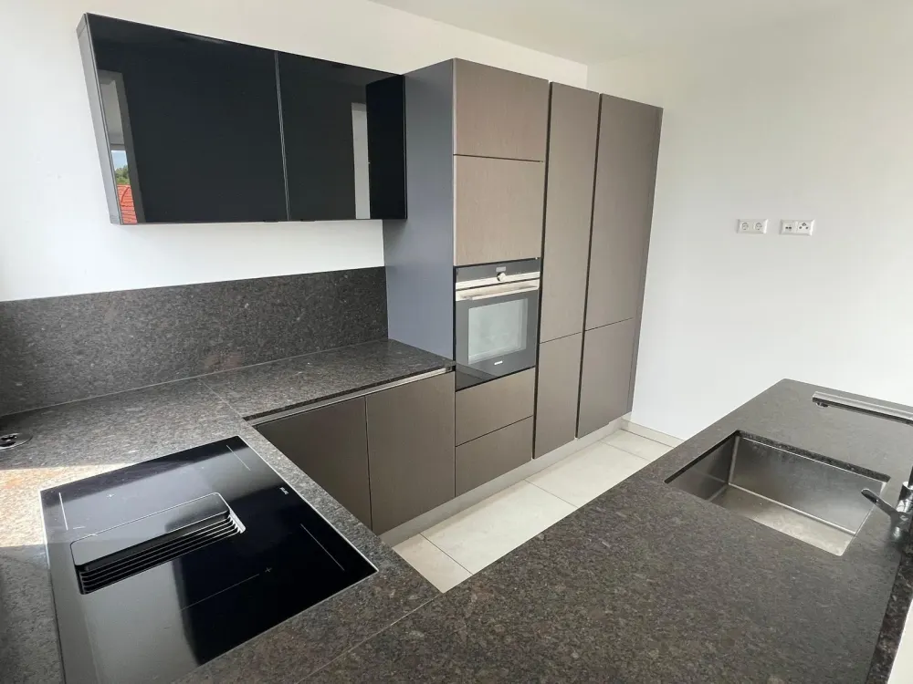 Stylische 4-Zimmer-Wohnung mit hochwertiger Einbauküche im begehrten Fünf-Häuser-Quartier