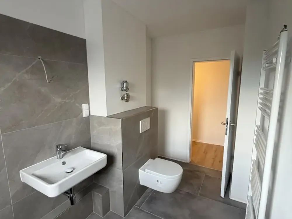 First Occupancy After Complete Renovation - Exclusive 3-Room Apartment with South-Facing Loggia