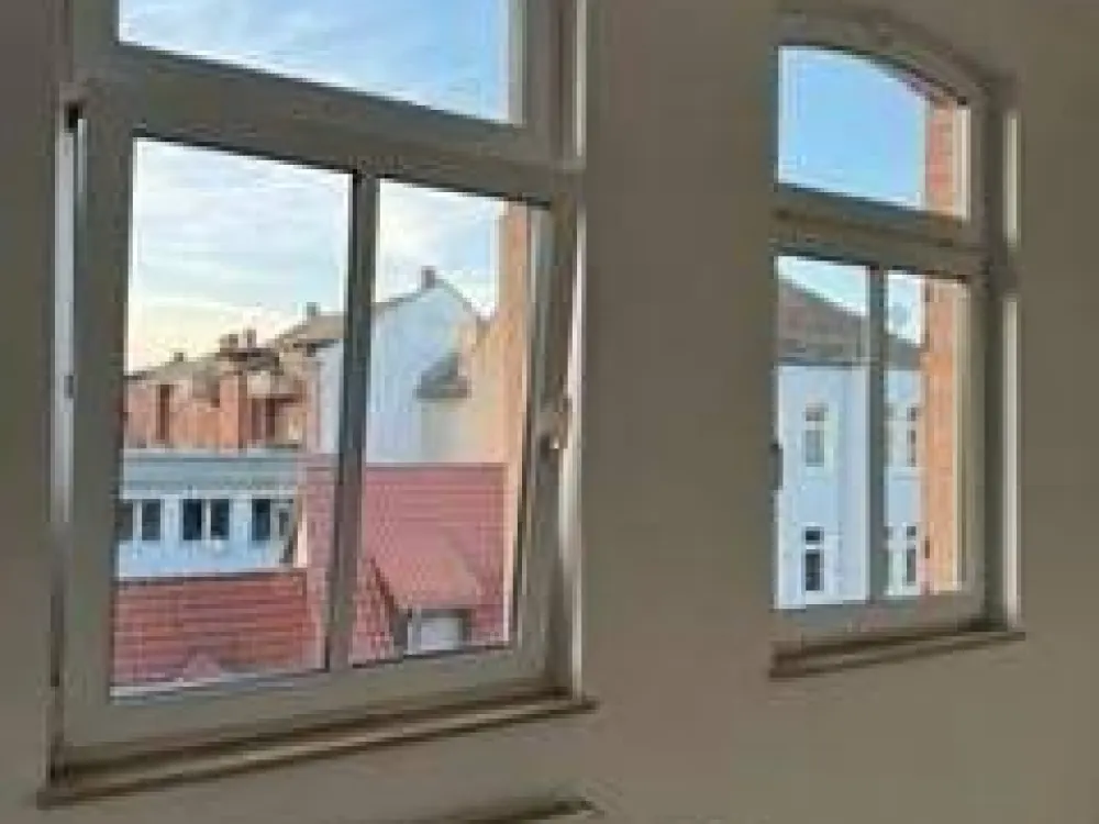 Large bright 3-room maisonette apartment in a central location in Krämpfervorstadt