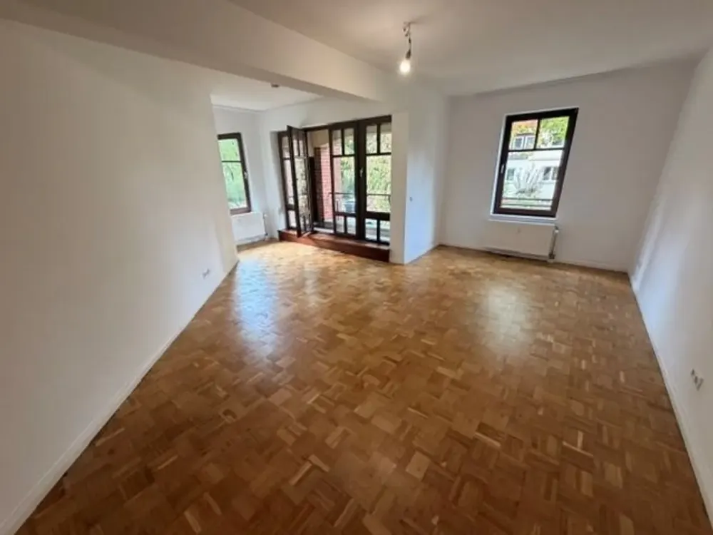 2-Zimmer Wohnung mit Balkon in ruhiger & grüner Lage!