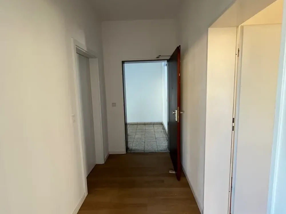 Sanierte 6-Zimmer Wohnung mit großer Terrasse in Osterwald