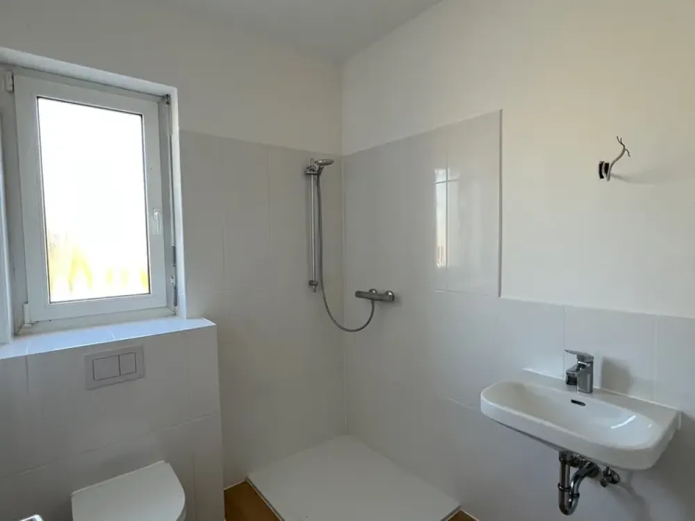 Sanierte 6-Zimmer Wohnung mit großer Terrasse in Osterwald