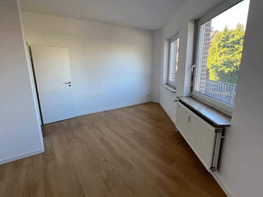 Sanierte 6-Zimmer Wohnung mit großer Terrasse in Osterwald