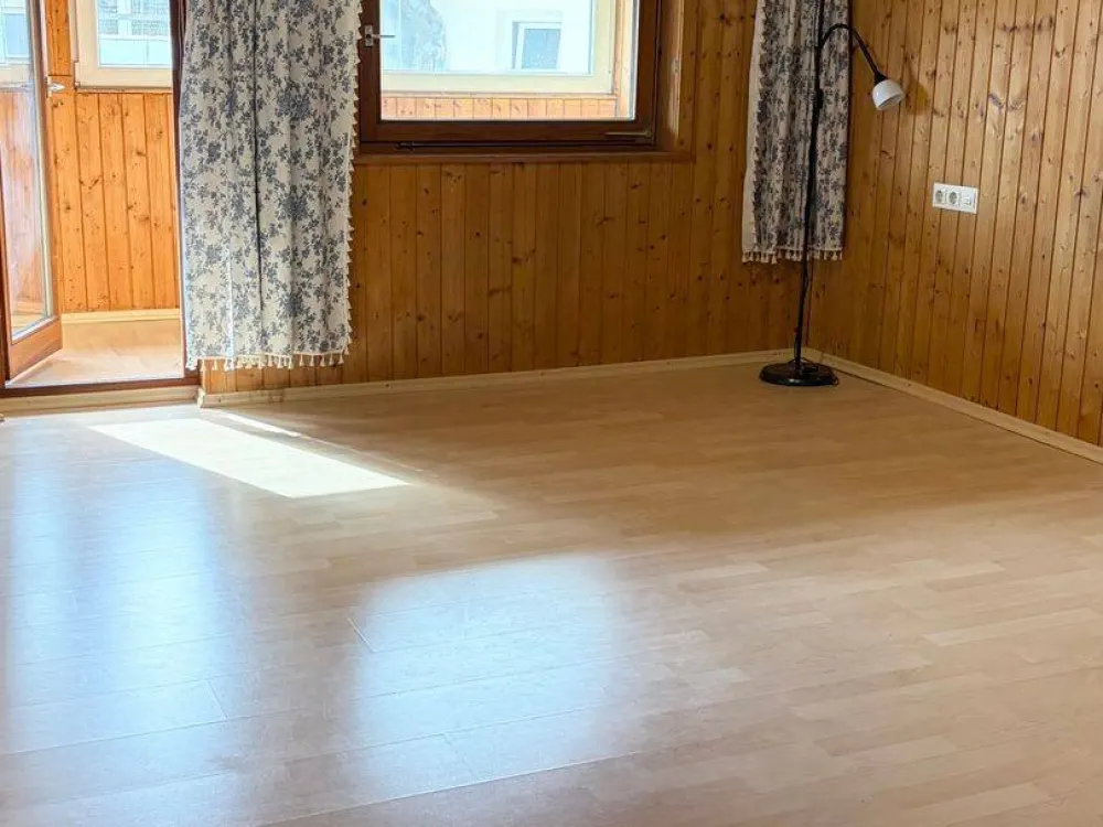 Heusteig DG - 2,5 Zimmer - Teilmöbliliert