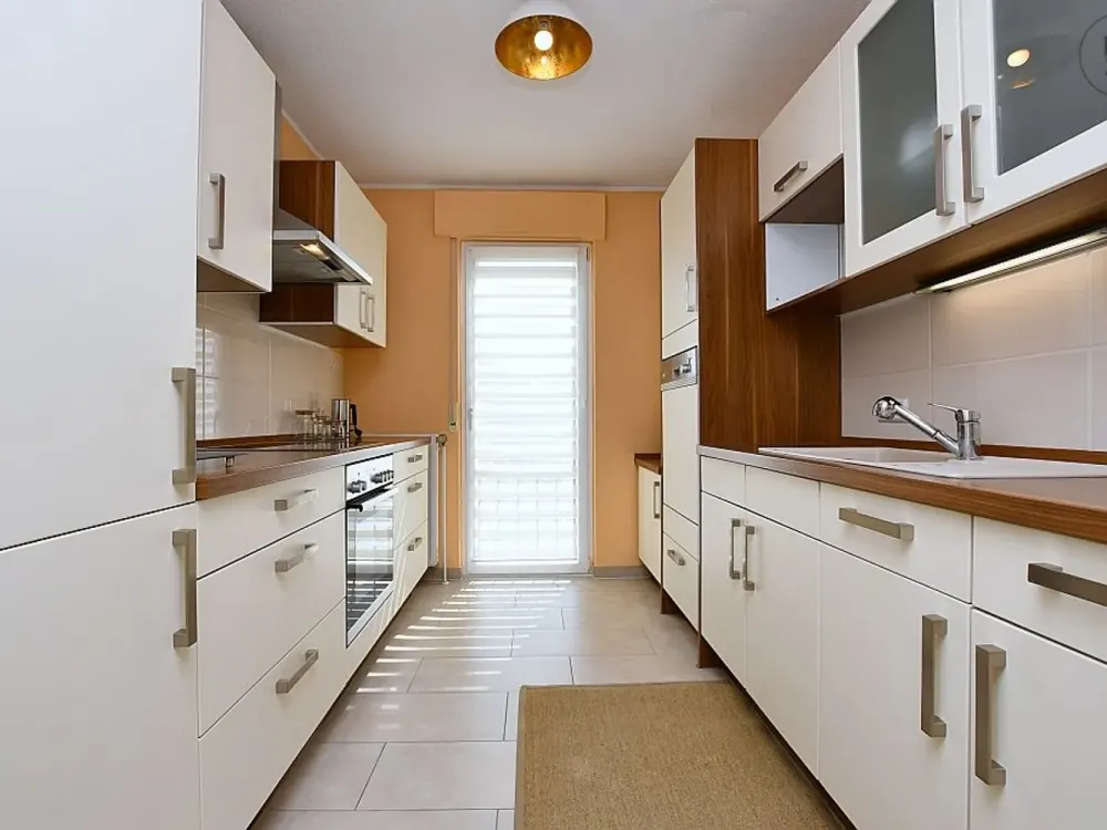 Modern möblierte Wohnung mit Balkon und PKW-Stellplatz in Bietigheim-Bissingen
