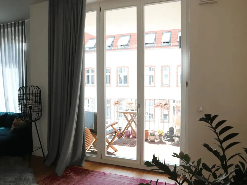Exclusive, sunlit, partly furnished 3-room apartment with balcony and fitted kitchen in Mitte, Berlin
