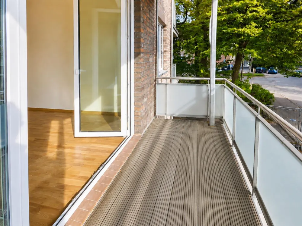 SCHMUGGEROW REAL ESTATE - 2 Room Apartment in the City Center