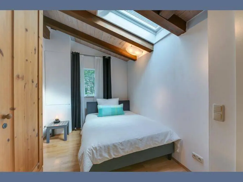 Möbliert: Charmantes kleines Stadthaus im grünen Hinterhof