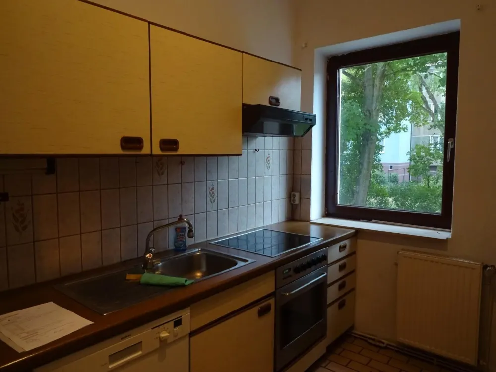Helle Erdgeschoßwohnung mit 3m Deckenhöhe zu vermieten