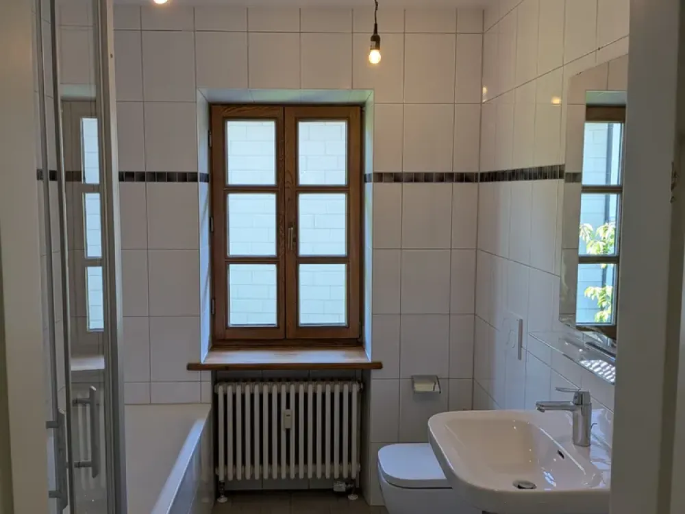 Lots of Space in Obermenzing: 4-Room Apartment with Balcony
