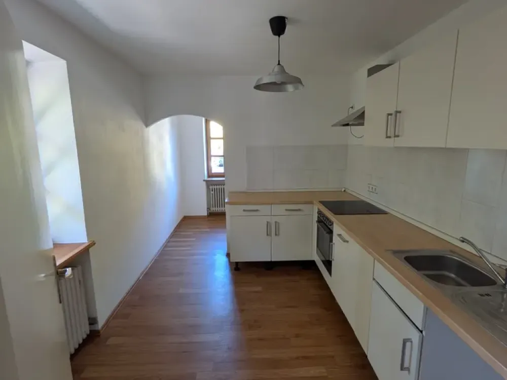 Lots of Space in Obermenzing: 4-Room Apartment with Balcony