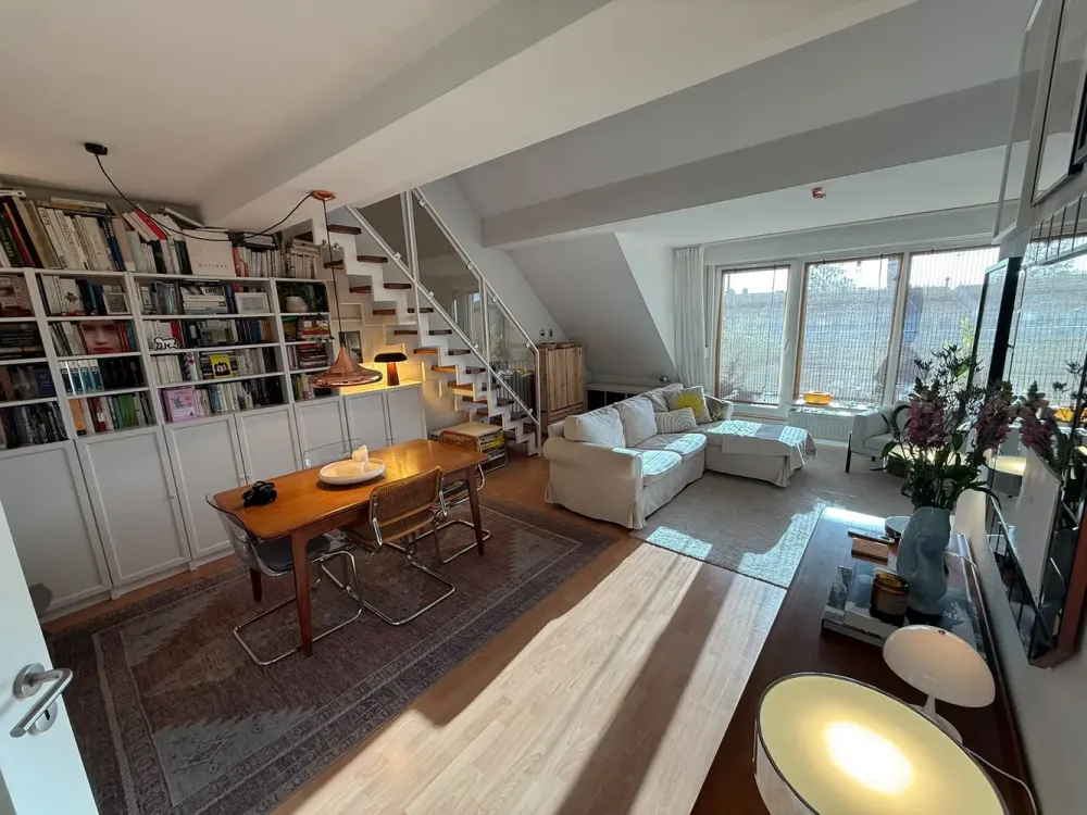 Helle, wunderschöne 3-Zimmer-Maisonettewohnung mit sonniger Dachterrasse