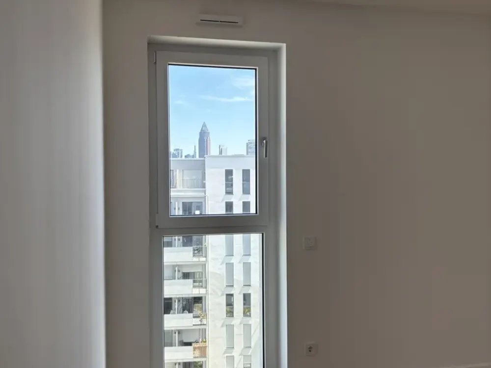 Zweitbezug: Neuwertige 3-Zimmer Wohnung in zentraler Lage mit 2 Balkonen