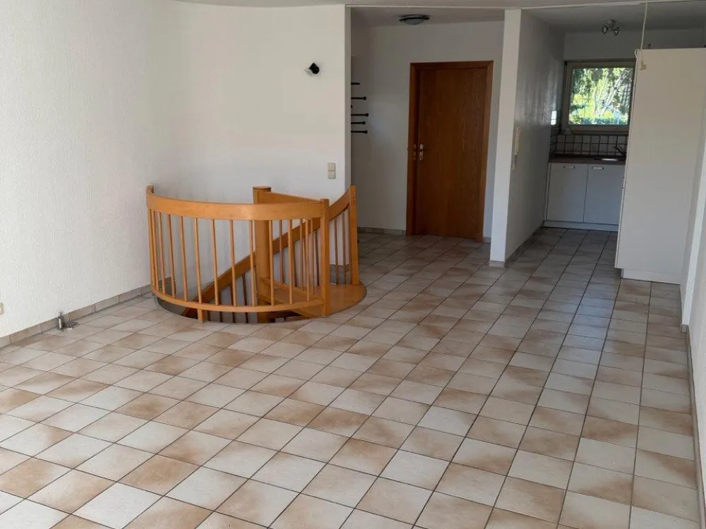 Wohnung mit eigenem Hauseingang und Stellplatz in ruhiger Lage