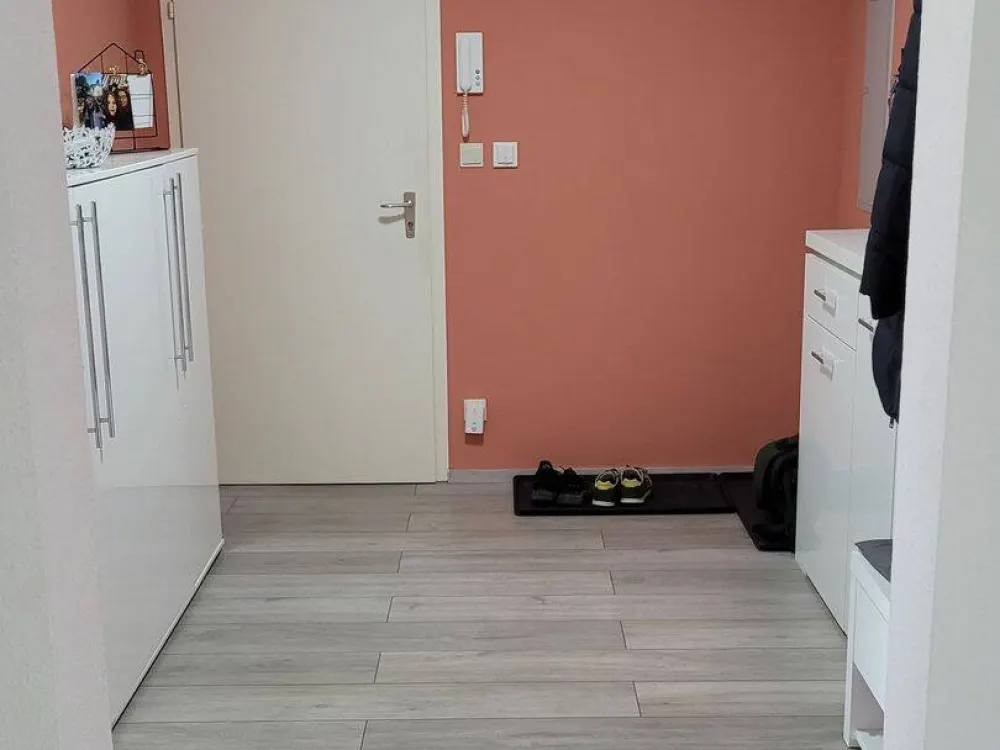 Großzügige 5-Zimmer-Wohnung mit Balkon und großer Einbauküche in Nürnberg-Altkatzwang