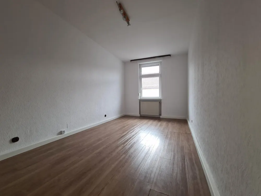 2 Room Apartment with Kitchen and Bathroom in Alt-Saarbrücken