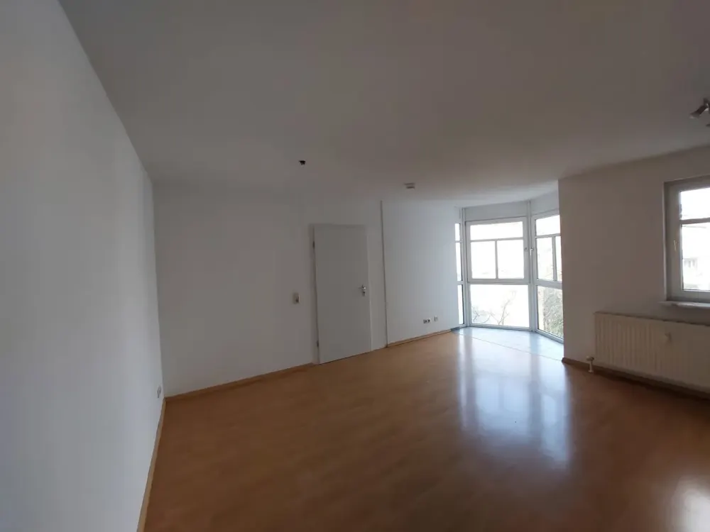 Helle 2-Zimmer-Wohnung mit EBK und Stellplatz in Fürth Stadtpark