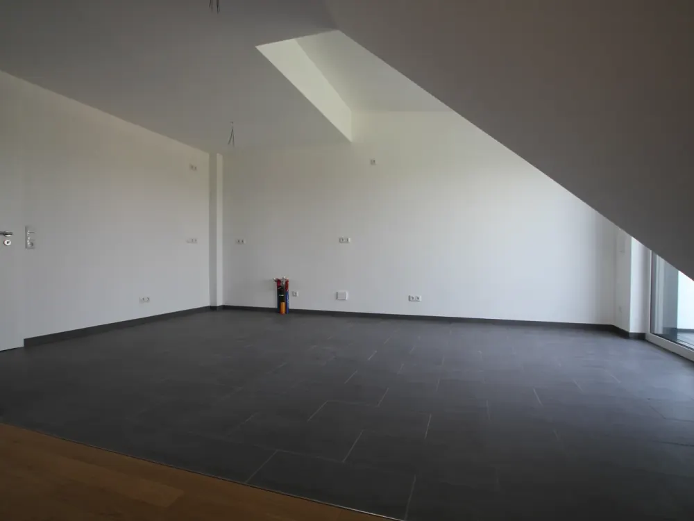 Modern 3-Room Attic Apartment in Frankfurt-Berkersheim, First Occupancy Large Balcony with Taunus View