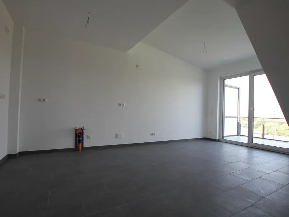 Modern 3-Room Attic Apartment in Frankfurt-Berkersheim, First Occupancy Large Balcony with Taunus View
