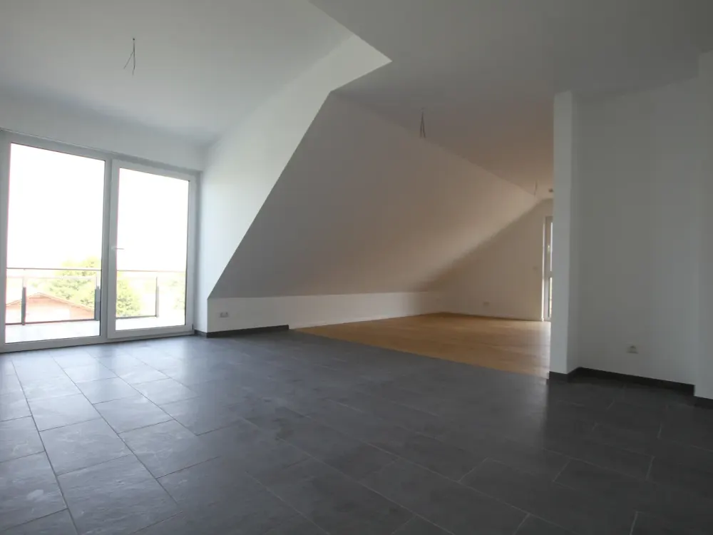 Modern 3-Room Attic Apartment in Frankfurt-Berkersheim, First Occupancy Large Balcony with Taunus View