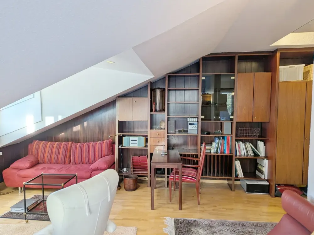 Schwachhausen: Ein echtes Highlight: 1-Zimmer Dachgeschosswohnung mit ca. 36 m² Dachterrasse