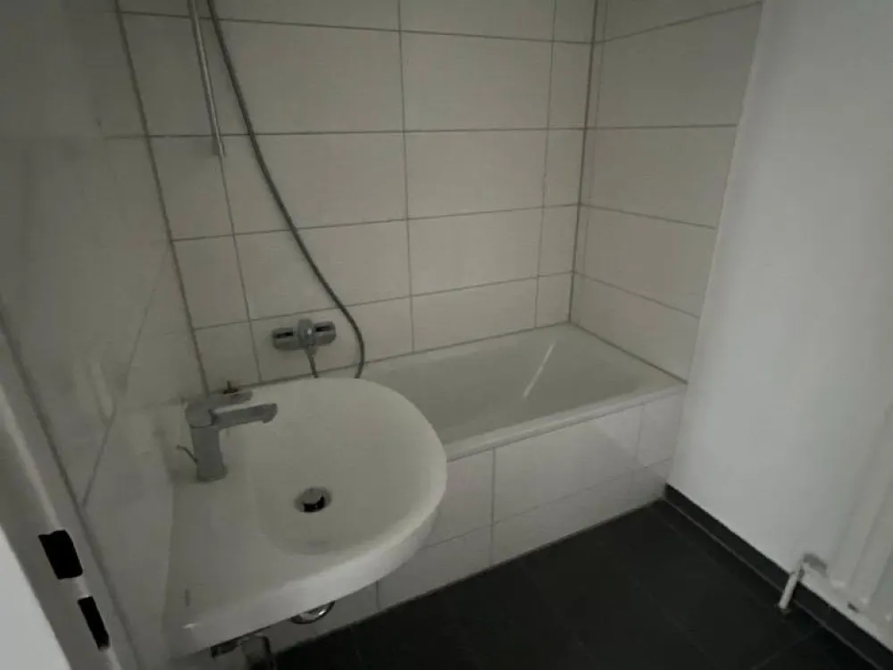 1. Monat mietfrei! Gut geschnittene 2,5-Zimmer-Wohnung mit Balkon zu vermieten!