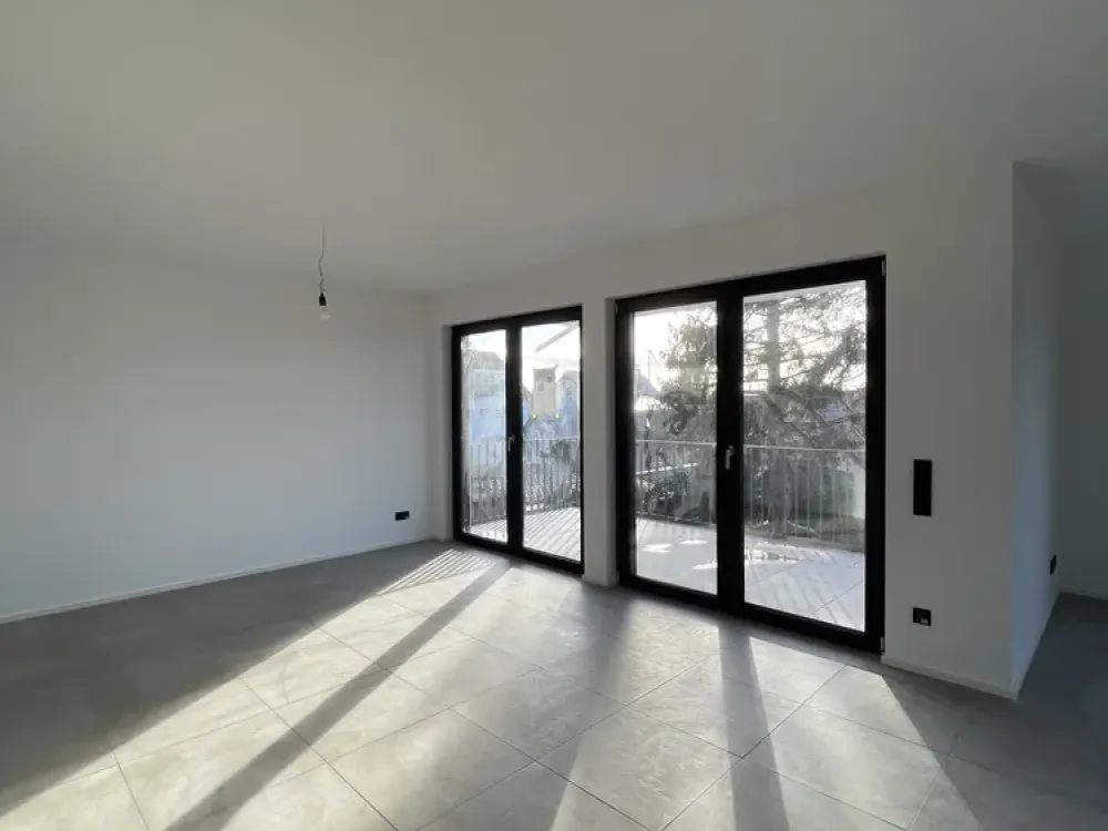 Großzügige 4 Zimmer-Obergeschoss-Wohnung mit Süd-Balkon & Einbauküche