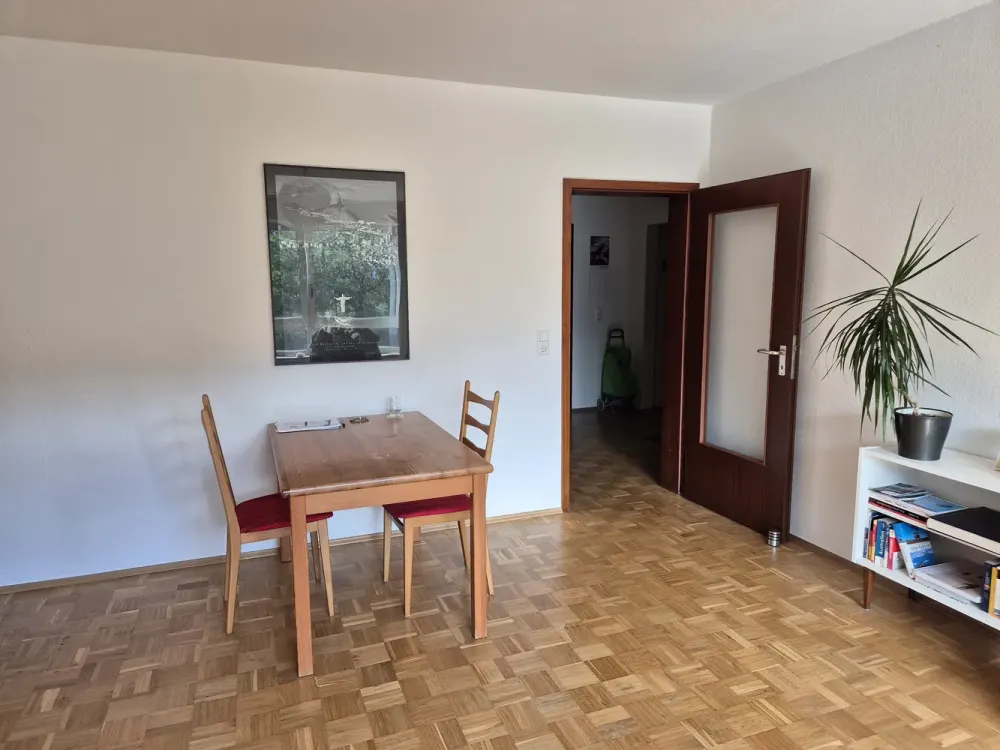 Helle 4-Zimmerwohnung in der List, ruhig gelegen, mit Balkon und Blick ins Grüne