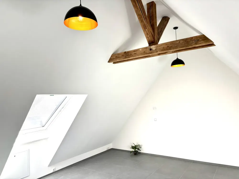 Schöne moderne 2,5 Zimmer Wohnung mit Küche - Kernsanierung 2025