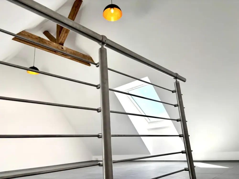 Schöne moderne 2,5 Zimmer Wohnung mit Küche - Kernsanierung 2025