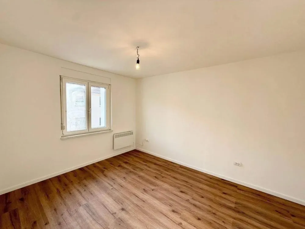 Frei ab sofort - Perfekt geeignet für 2-er WG! Ruhige & helle 2-Zimmer-Wohnung im 2.OG in nettem MFH direkt an der TH in Nürnberg Wöhrd