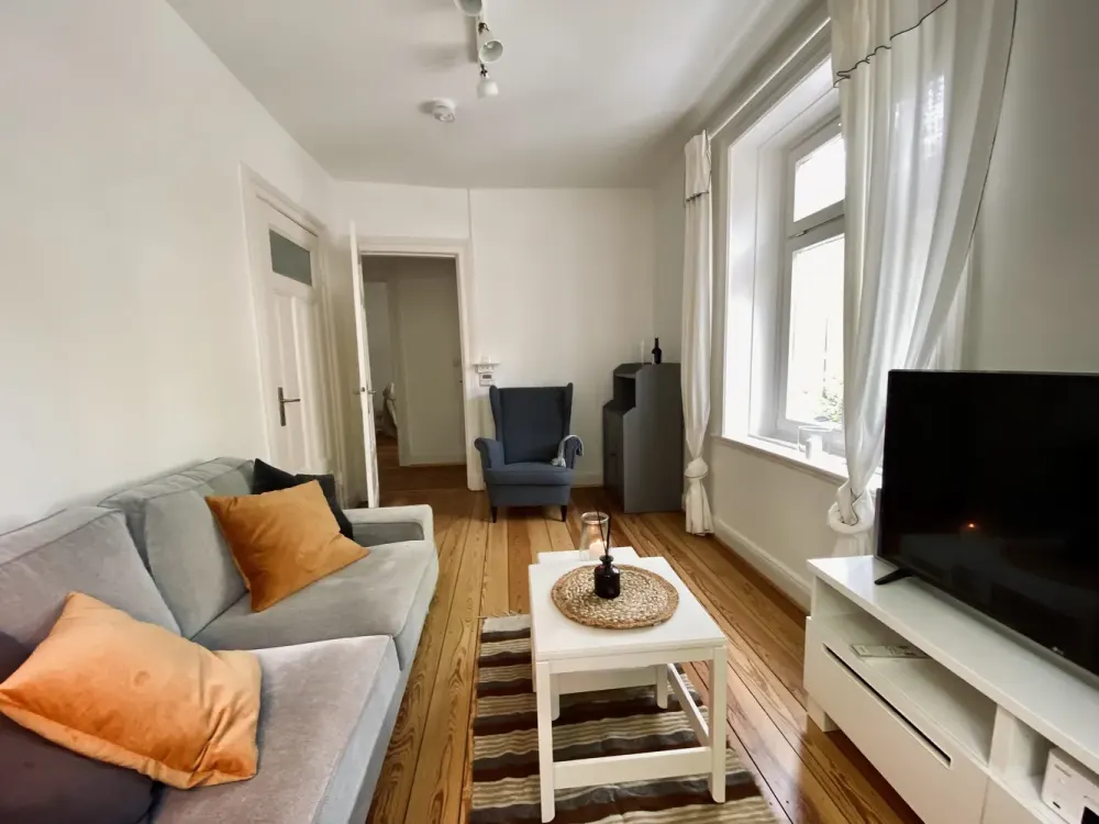 (6-Monats-Miete) Stilvoll möblierte 2-Zimmer-Wohnung mit EBK in Hamburg (frei ab 2. 10.2026)