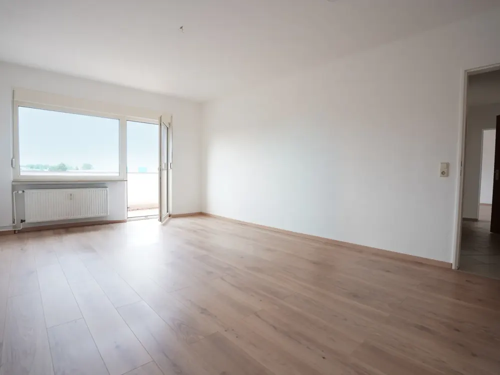 Charmante Wohnung mit Balkon und Außenstellplatz (2. OG Mitte)