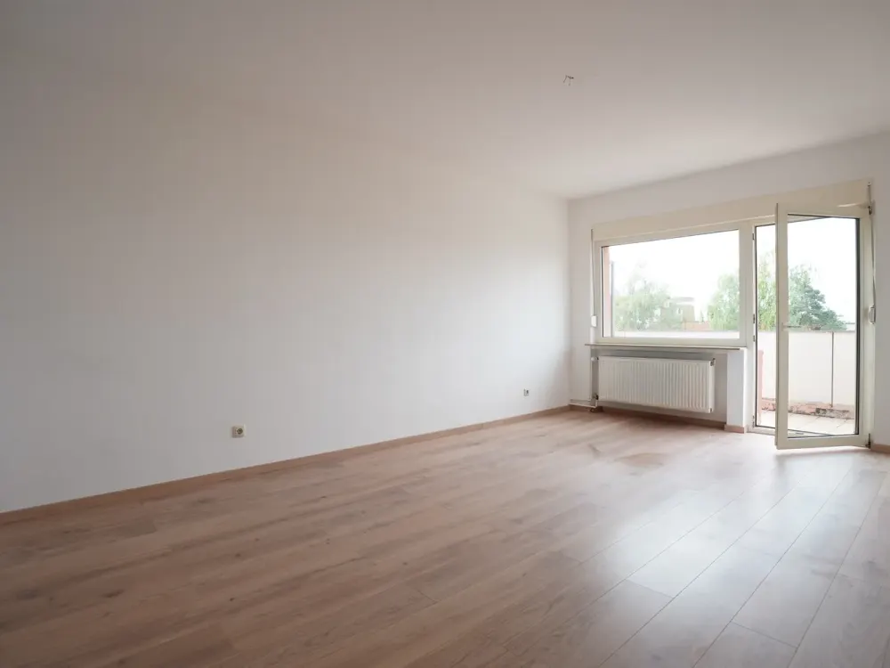 Charmante Wohnung mit Balkon und Außenstellplatz (2. OG Mitte)