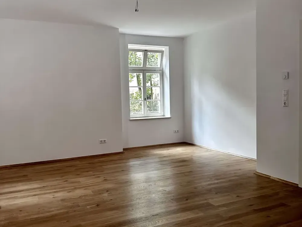 Traumhafte Maisonette-Wohnung mit Fußbodenheizung & Galerie in Schönefeld! WE 13**