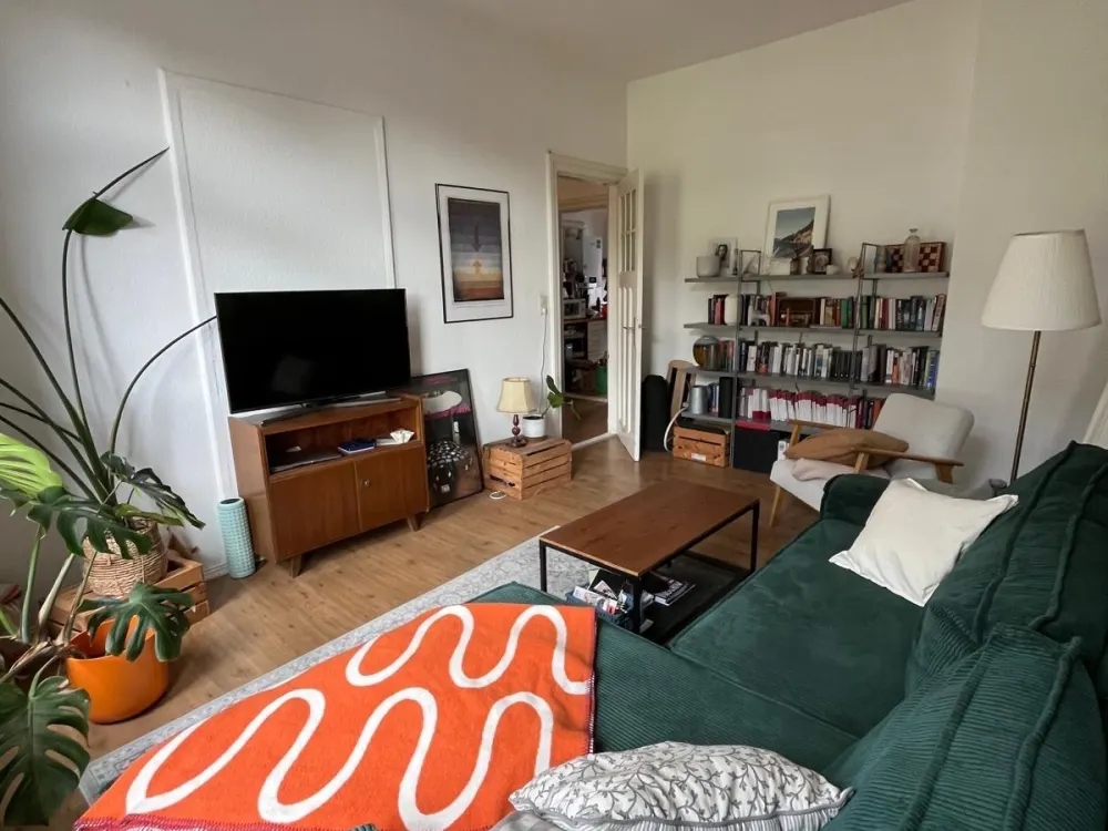 Furnished Old Building Apartment for Temporary Rent | Neustadt