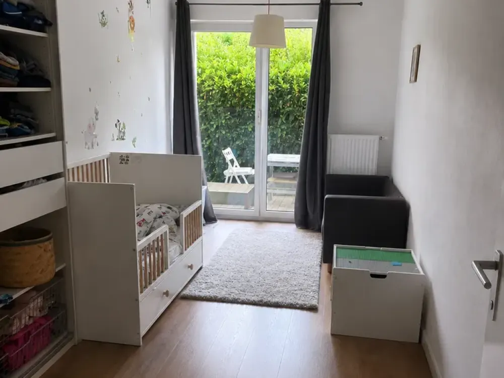 Urbanes Wohnen auf Zeit! Teilmöblierte 5-Zimmer-Erdgeschosswohnung mit Garte in Hamburg-Bahrenfeld