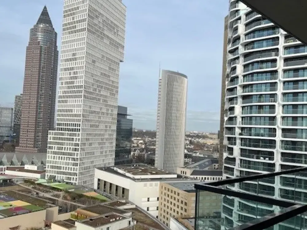 Exklusive 2-Zimmer-Wohnung mit gehobener Innenausstattung mit Balkon und EBK in Frankfurt am Main