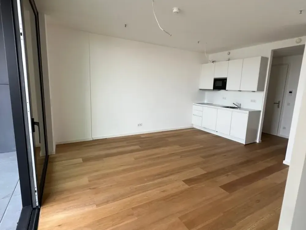 Exklusive 2-Zimmer-Wohnung mit gehobener Innenausstattung mit Balkon und EBK in Frankfurt am Main