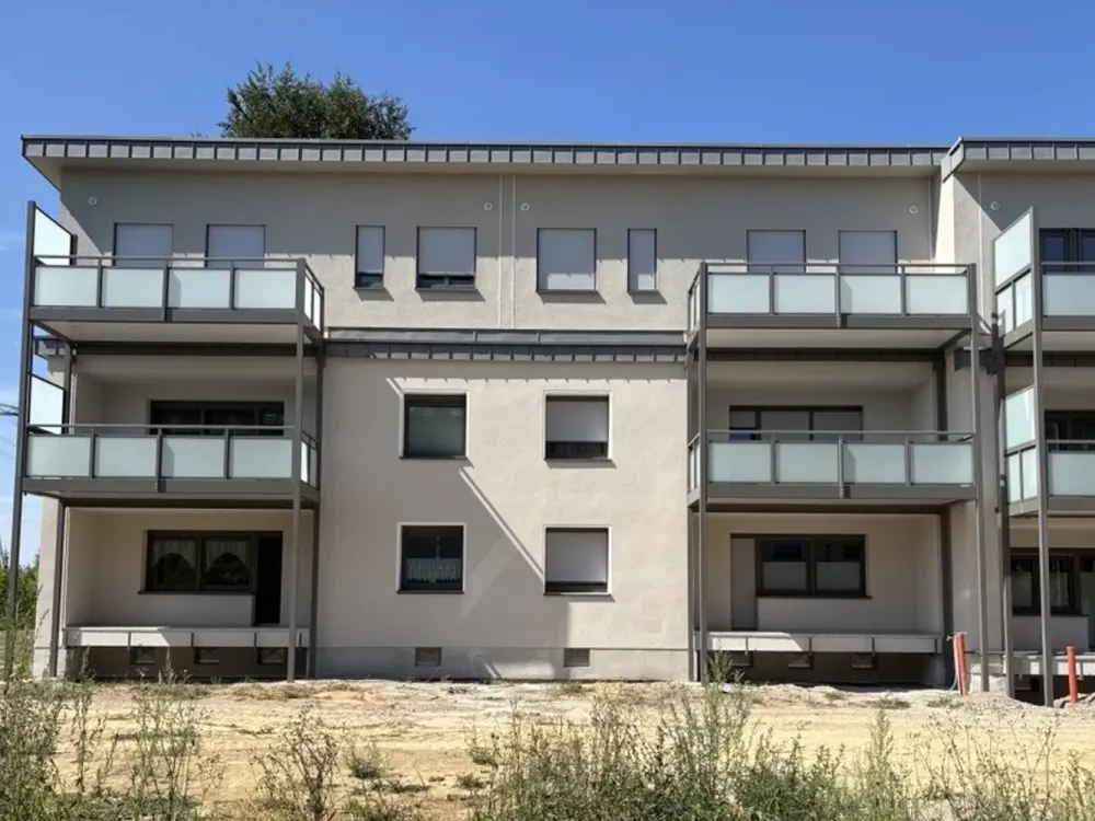 Ankommen und wohlfühlen: Stilvolle Dachwohnung für Paare und Pendler