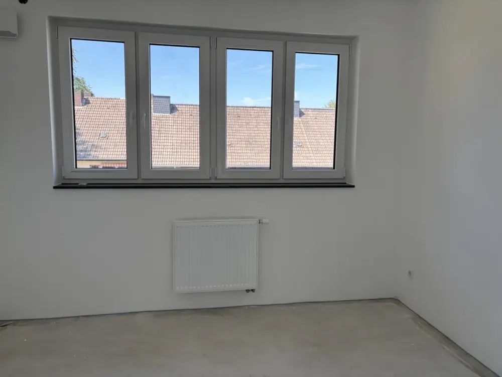 Ankommen und wohlfühlen: Stilvolle Dachwohnung für Paare und Pendler