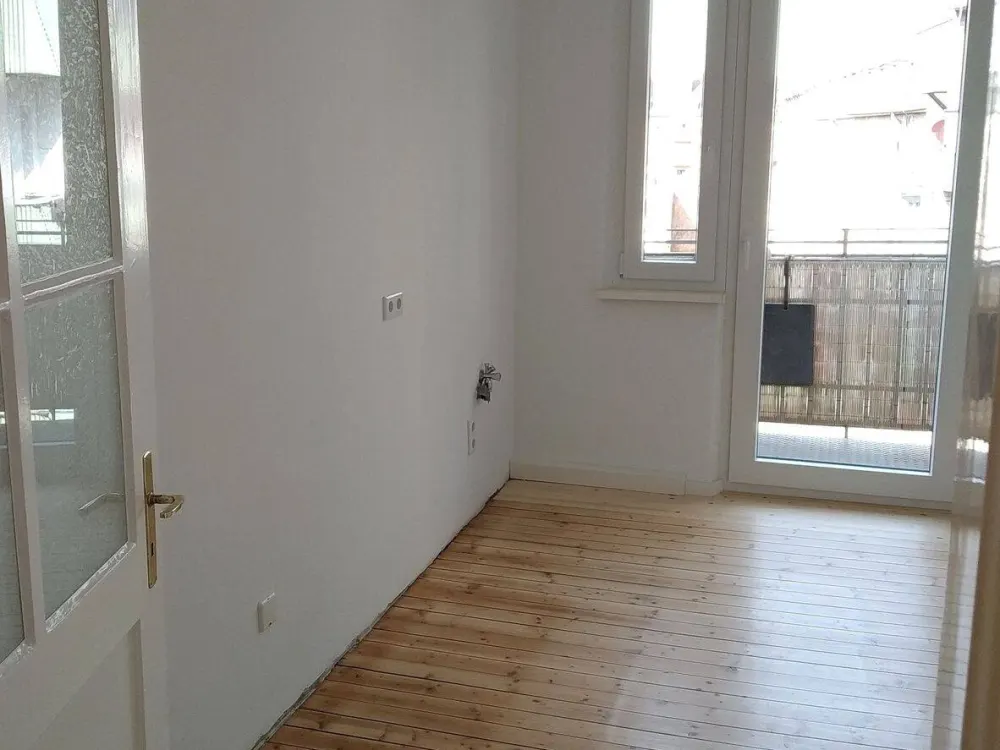 TOP renovierte 3-Zimmer-Altbauwohnung mit Westbalkon