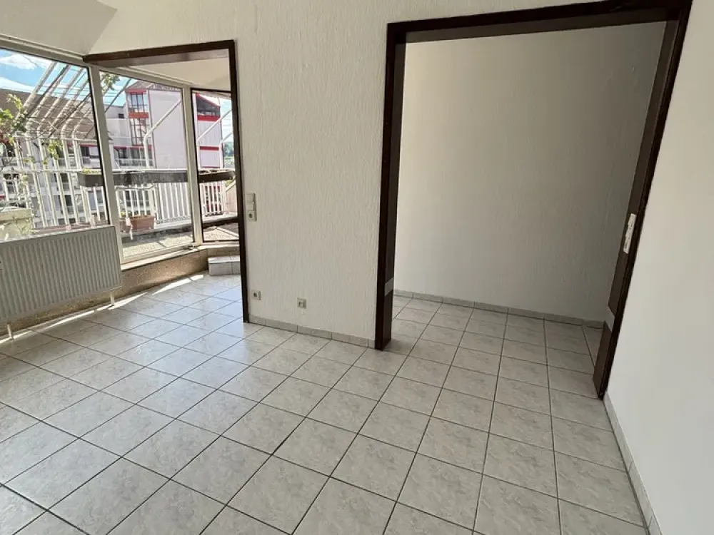 Helle 2-Zimmer-Wohnung mit Dachterrasse in der Nähe der Saarbrücker City *direkt vom Vermieter*